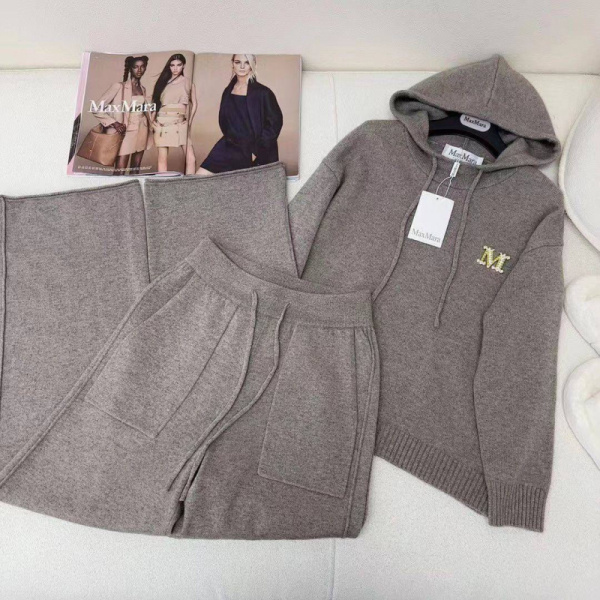 КОСТЮМ MAX MARA 