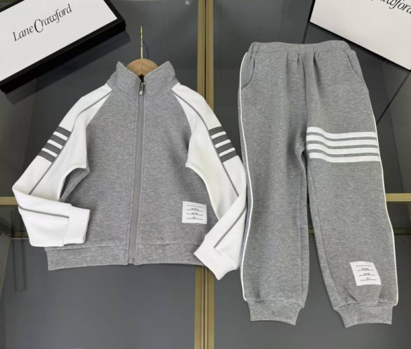 ДЕТСКИЙ КОСТЮМ THOM BROWNE 