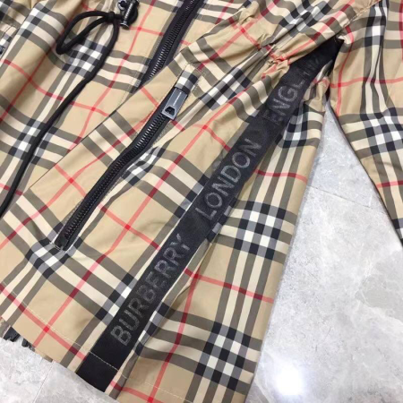 КУРТКА BURBERRY 48078 детальное фото товара