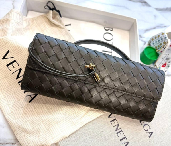 КЛАТЧ BOTTEGA VENETA 
