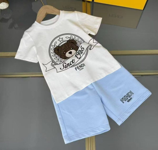 ДЕТСКИЙ КОСТЮМ BURBERRY 