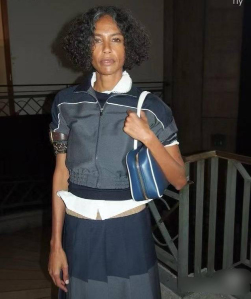 КОСТЮМ MIU MIU  75342 фото анонса