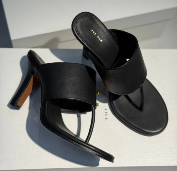 ШЛЕПКИ THE ROW 