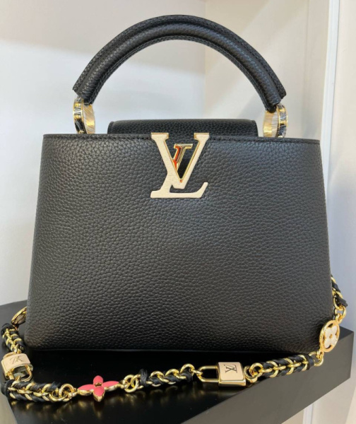 СУМКА LOUIS VUITTON CAPUCINES 