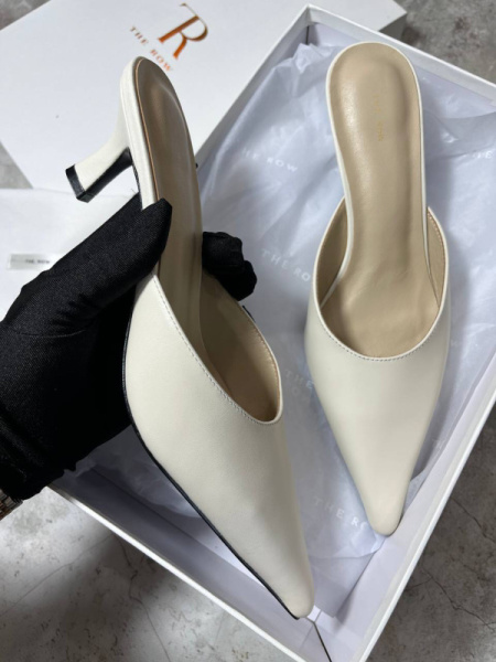 ШЛЕПКИ THE ROW 