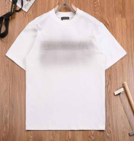 МУЖСКАЯ ФУТБОЛКА BALENCIAGA 