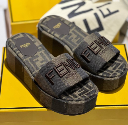 ШЛЕПКИ FENDI 