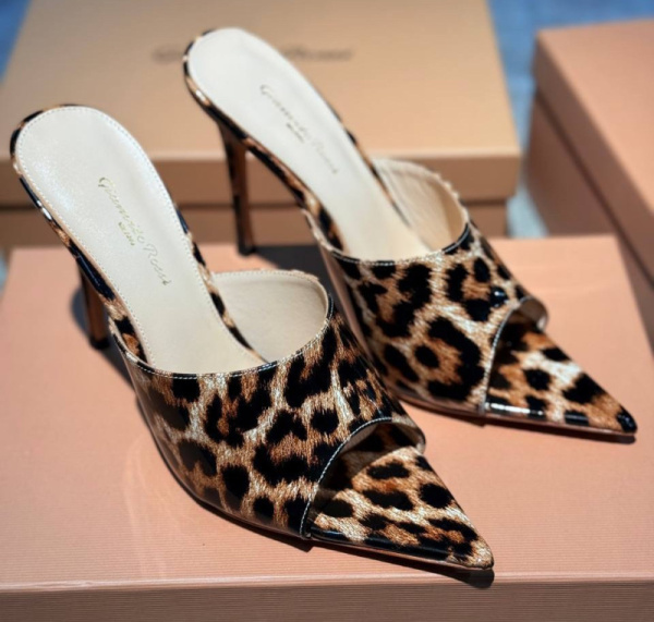 ШЛЕПКИ GIANVITO ROSSI 