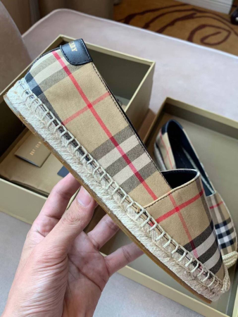СЛИПОНЫ BURBERRY 49230 детальное фото товара