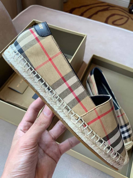 СЛИПОНЫ BURBERRY 49230 фото анонса