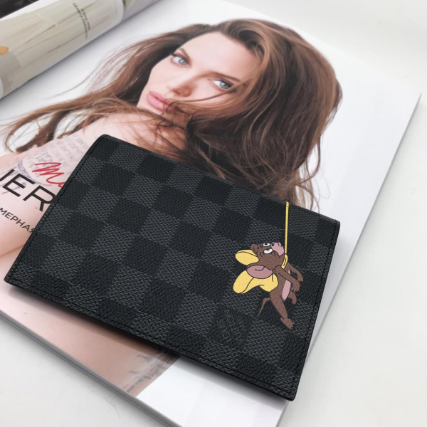 ОБЛОЖКА LOUIS VUITTON 13047 фото анонса