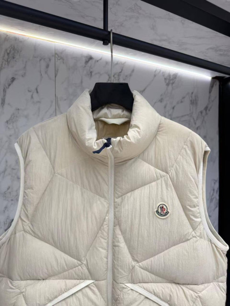 МУЖСКОЙ ЖИЛЕТ MONCLER  79940 фото анонса