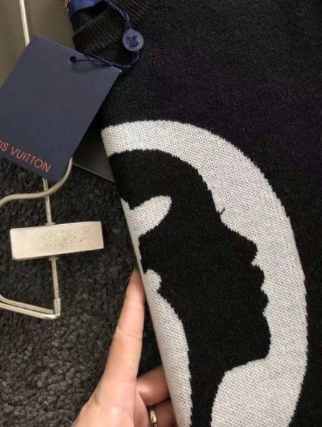 МУЖСКОЙ СВИТЕР LOUIS VUITTON  63340 фото анонса