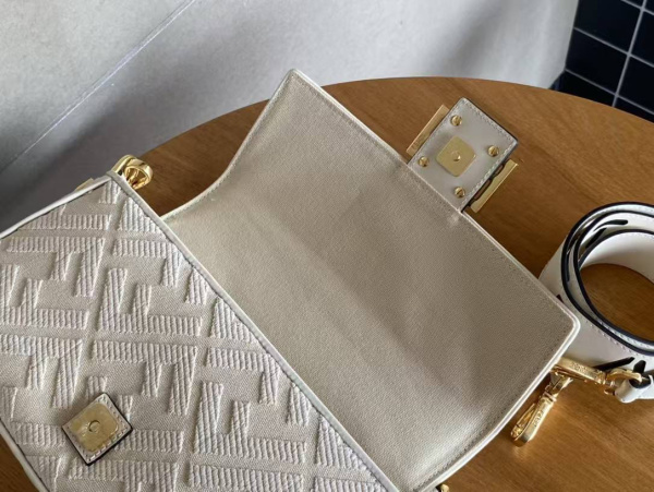 СУМКА FENDI BAGUETTE  76993 фото анонса