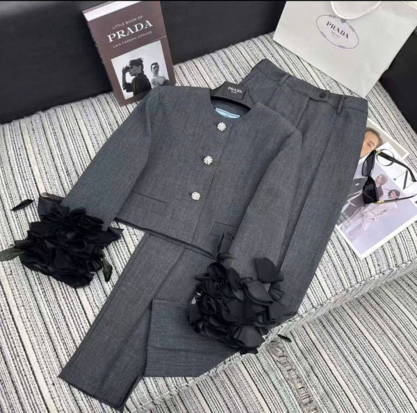 КОСТЮМ PRADA  64167 фото анонса