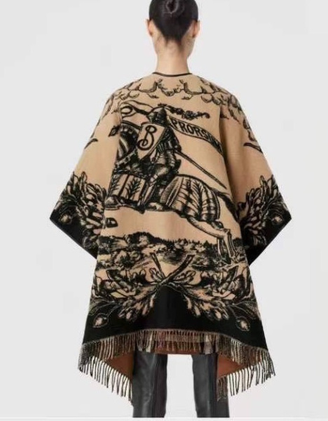 ПОНЧО BURBERRY 62084 фото анонса