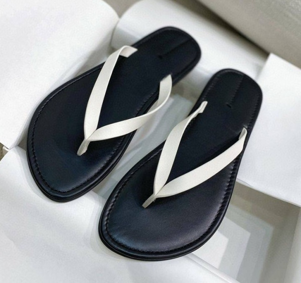 ШЛЕПКИ THE ROW 