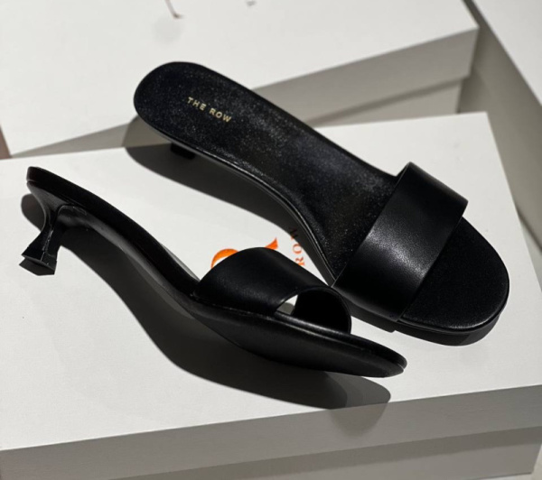 ШЛЕПКИ THE ROW 