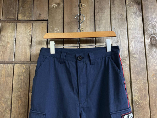 МУЖСКИЕ БРЮКИ VETEMENTS  78334 фото анонса