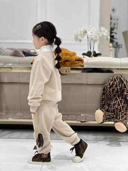 ДЕТСКИЙ КОСТЮМ FENDI 74691 фото анонса