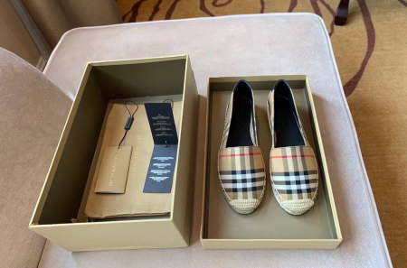 СЛИПОНЫ BURBERRY 49230 детальное фото товара