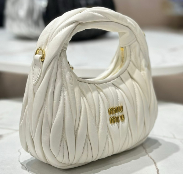 СУМКА MIU MIU WANDER 