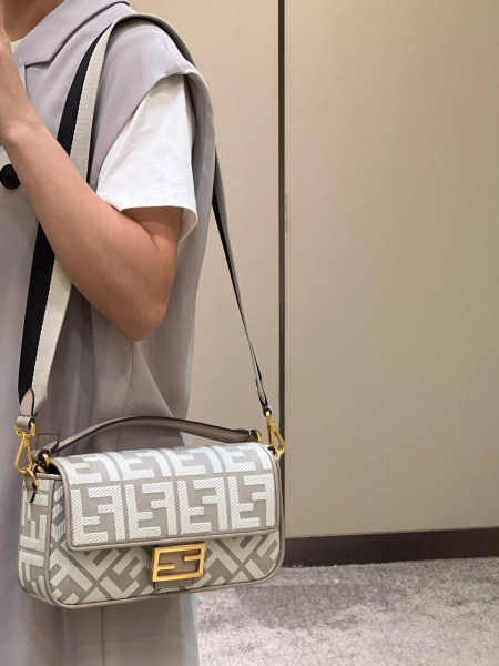 СУМКА FENDI BAGUETTE  66102 фото анонса