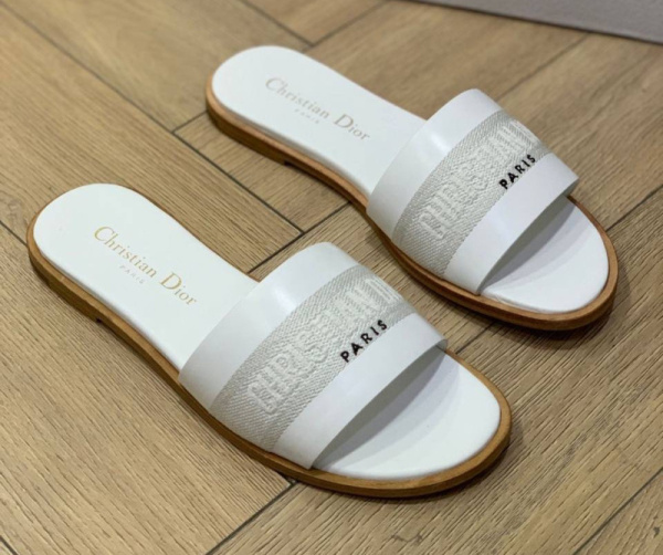 ШЛЕПКИ CHRISTIAN DIOR 