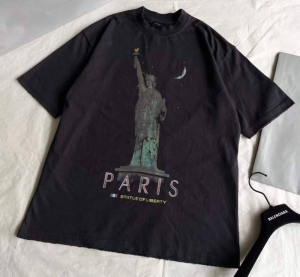 МУЖСКАЯ ФУТБОЛКА BALENCIAGA 