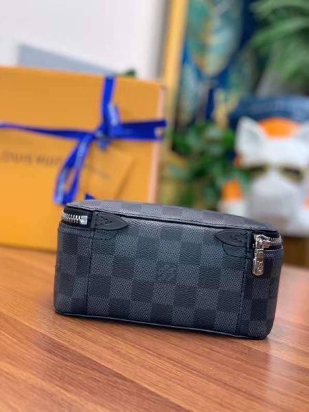 МУЖСКОЙ НЕСЕССЕР КОСМЕТИЧКА LOUIS VUITTON  58480 фото анонса