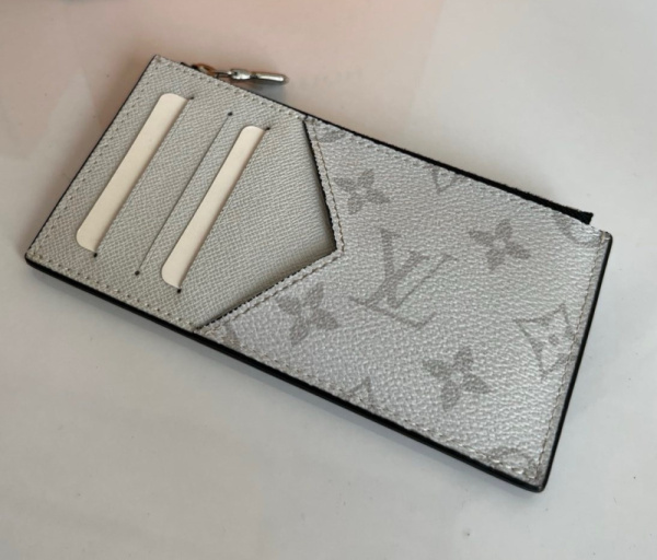 ВИЗИТНИЦА LOUIS VUITTON 