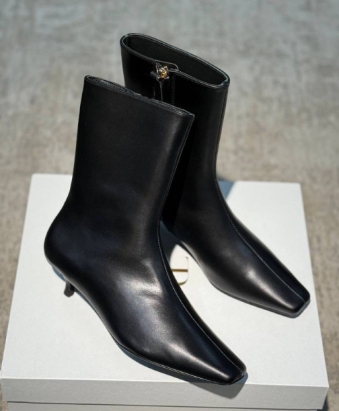 БОТИЛЬОНЫ THE ROW 