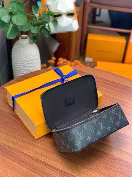 МУЖСКОЙ НЕСЕССЕР КОСМЕТИЧКА LOUIS VUITTON  58483 фото анонса