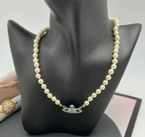 КОЛЬЕ VIVIENNE WESTWOOD