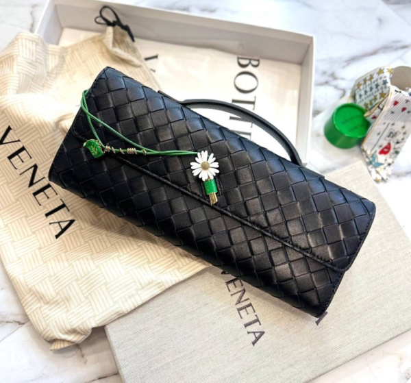 КЛАТЧ BOTTEGA VENETA 