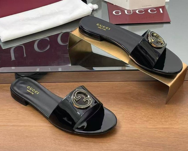 ШЛЕПКИ GUCCI 