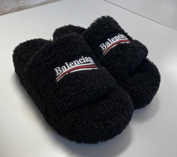ШЛЕПКИ BALENCIAGA 