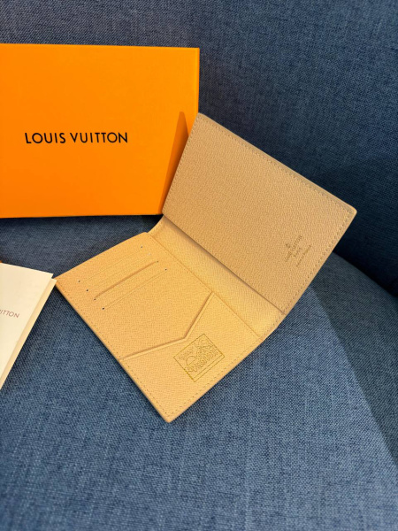 ОБЛОЖКА НА ПАСПОРТ LOUIS VUITTON  68592 фото анонса