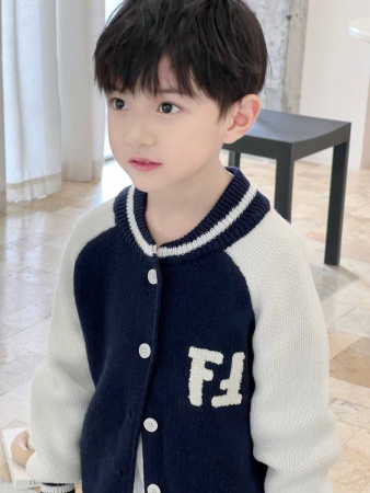 ДЕТСКИЙ КОСТЮМ FENDI  79484 детальное фото товара