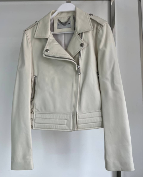 КУРТКА BALENCIAGA