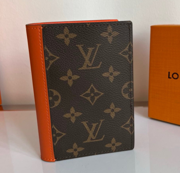 ОБЛОЖКА НА ПАСПОРТ LOUIS VUITTON 