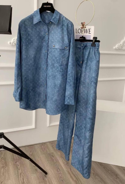 КОСТЮМ LOUIS VUITTON 