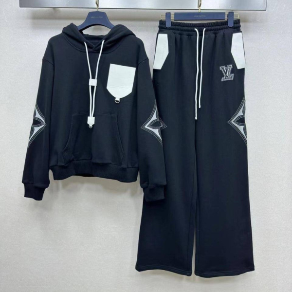 КОСТЮМ LOUIS VUITTON 