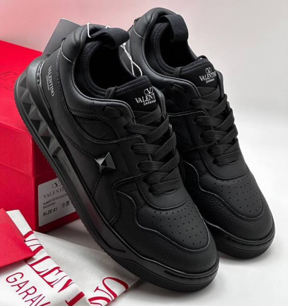 МУЖСКИЕ КРОССОВКИ VALENTINO 