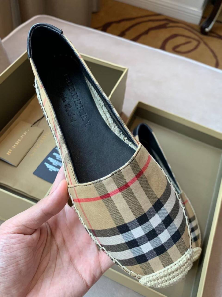 СЛИПОНЫ BURBERRY 49230 фото анонса