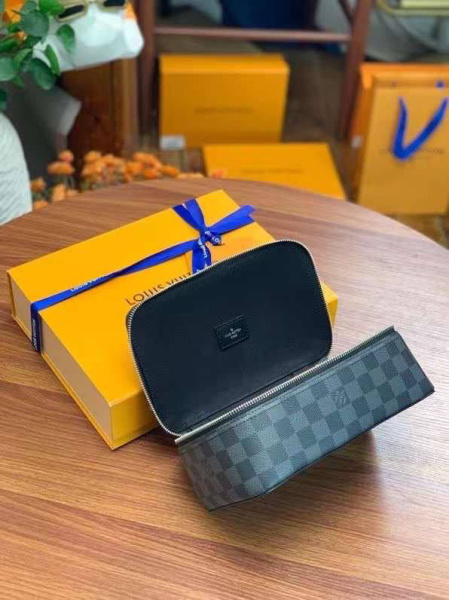 МУЖСКОЙ НЕСЕССЕР КОСМЕТИЧКА LOUIS VUITTON  58481 фото анонса