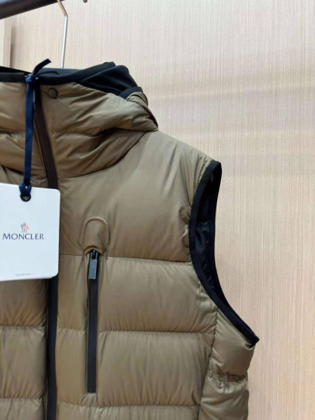 МУЖСКОЙ ЖИЛЕТ MONCLER  71148 фото анонса
