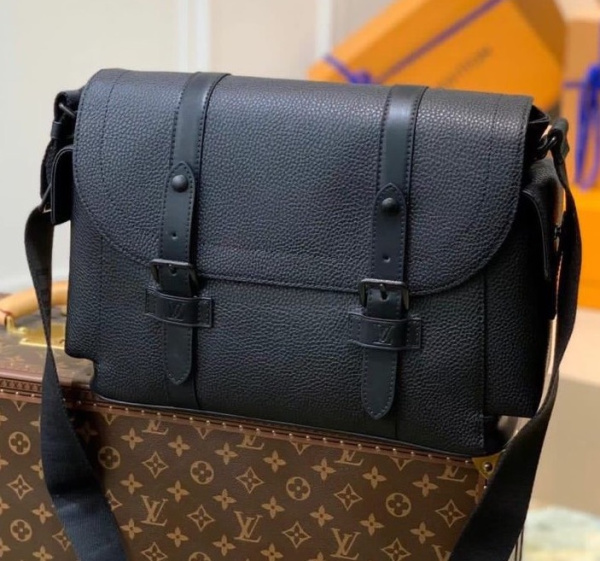 МУЖСКАЯ СУМКА МЕССЕНДЖЕР LOUIS VUITTON