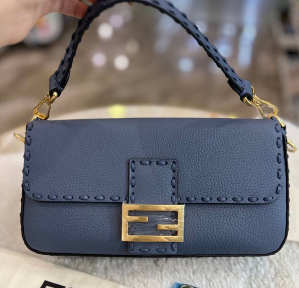 СУМКА FENDI BAGUETTE 