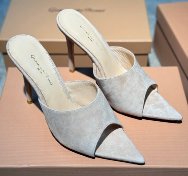 ШЛЕПКИ GIANVITO ROSSI 